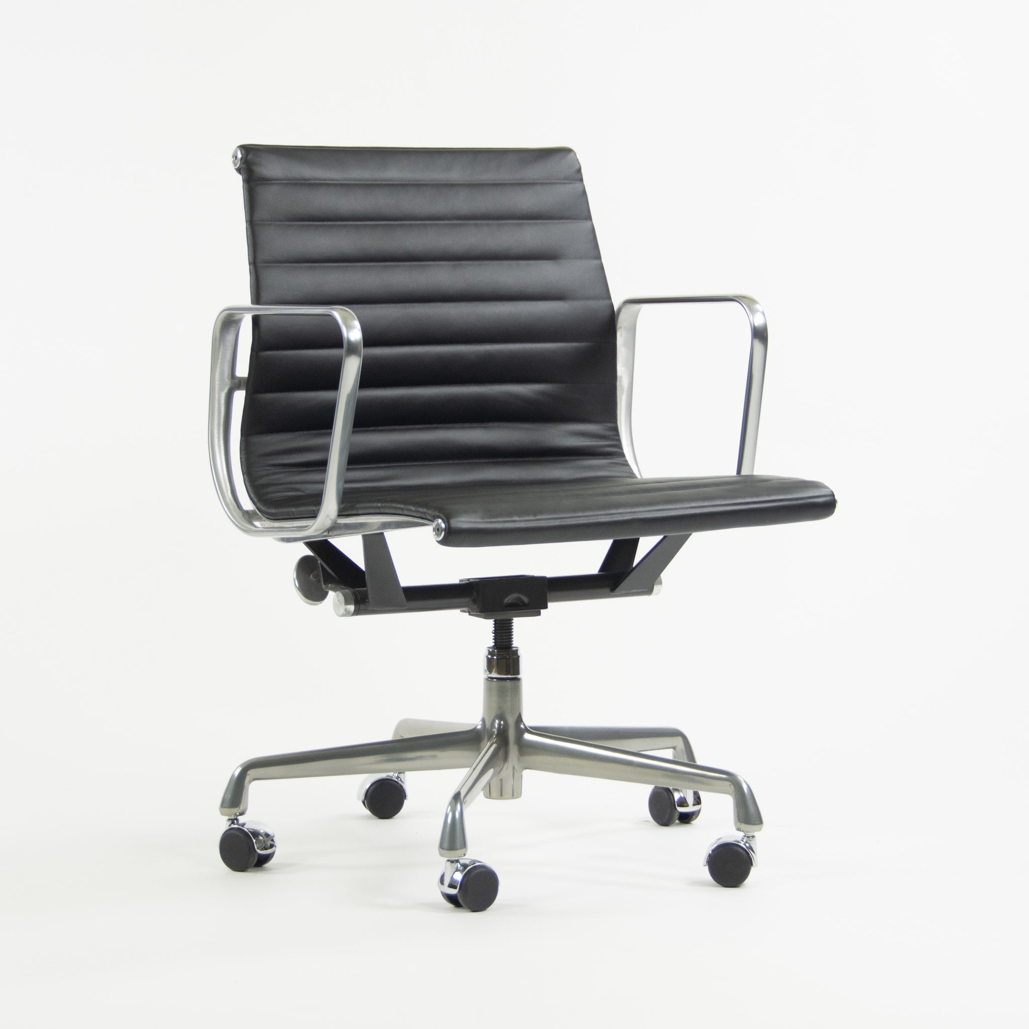 SOLD Herman Miller Eames 2010's Low Aluminum Group Management Desk Chair Black Leather