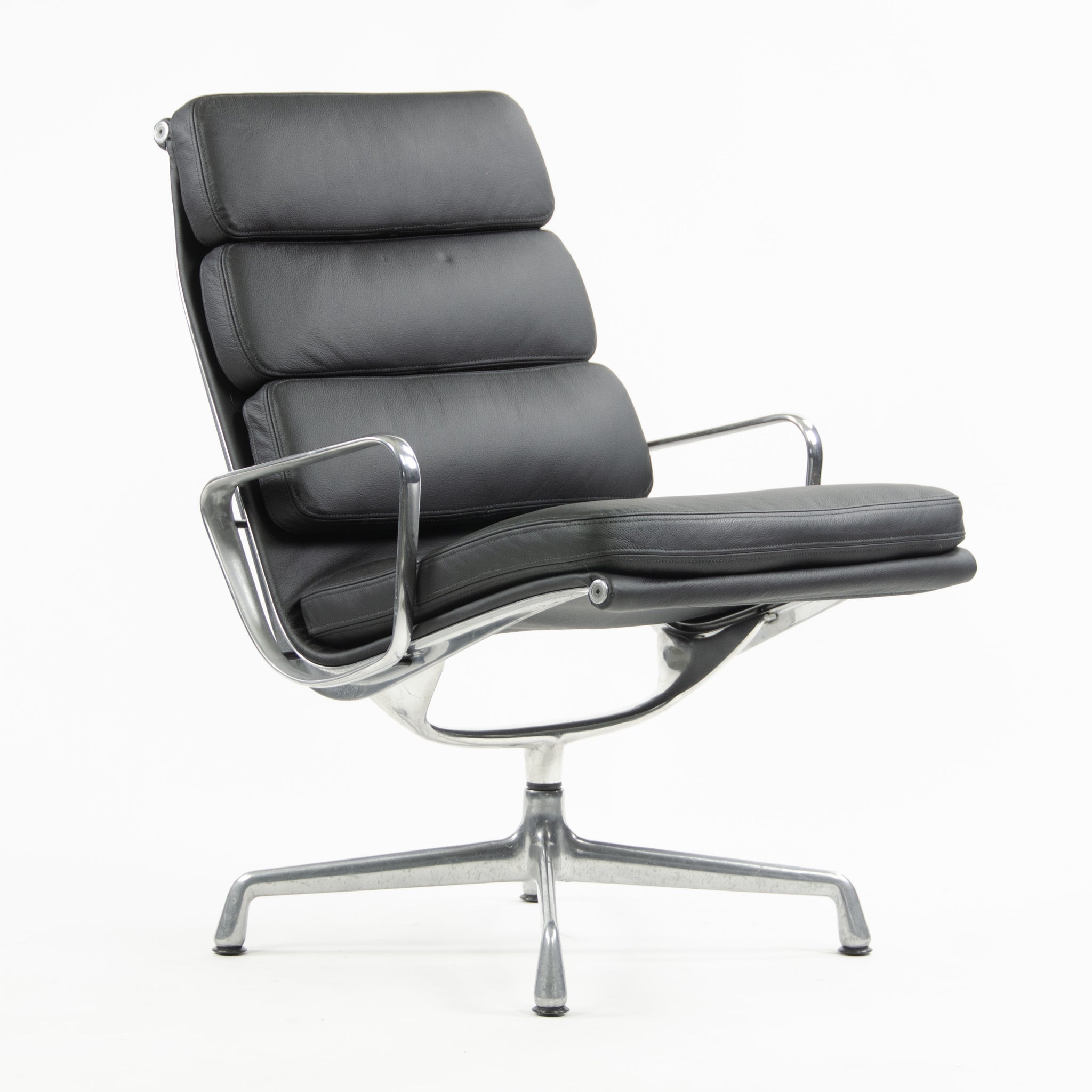 SOLD Eames Herman Miller Vintage Soft Pad Aluminum Group Lounge Chair Black