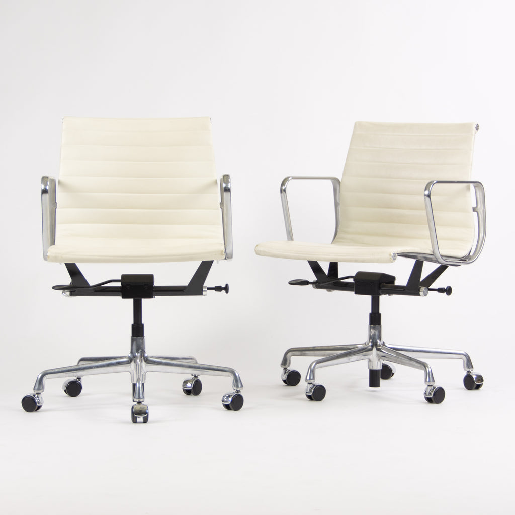 SOLD Herman Miller Eames 2012 Aluminum Group Management Desk Chair 6x Available White