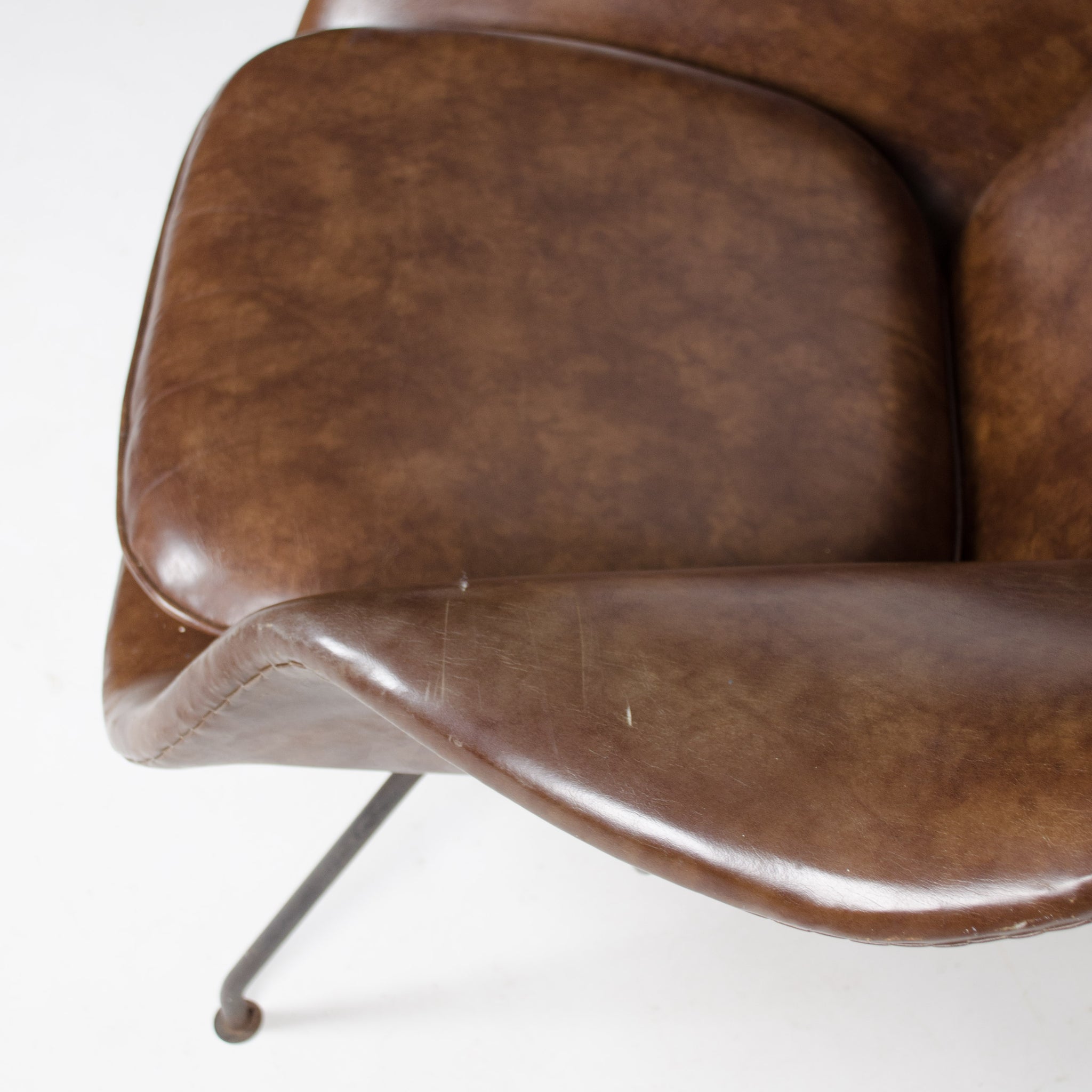 SOLD 1960’s Eero Saarinen Womb Chair Knoll International Vintage Black Frame