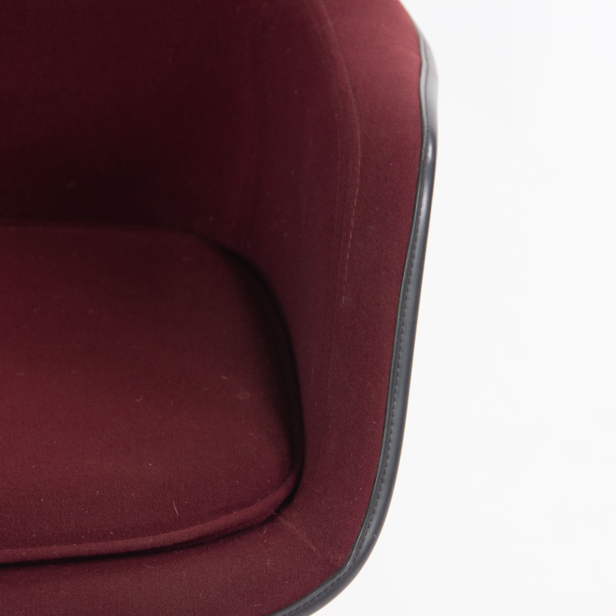 1985 Eames Herman Miller EC175 Upholstered Fiberglass Shell Chair Museum Quality
