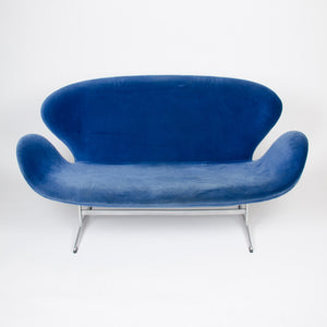 SOLD 1960‘s Swan Settee by Arne Jacobsen for Fritz Hansen Original Vintage Denmark