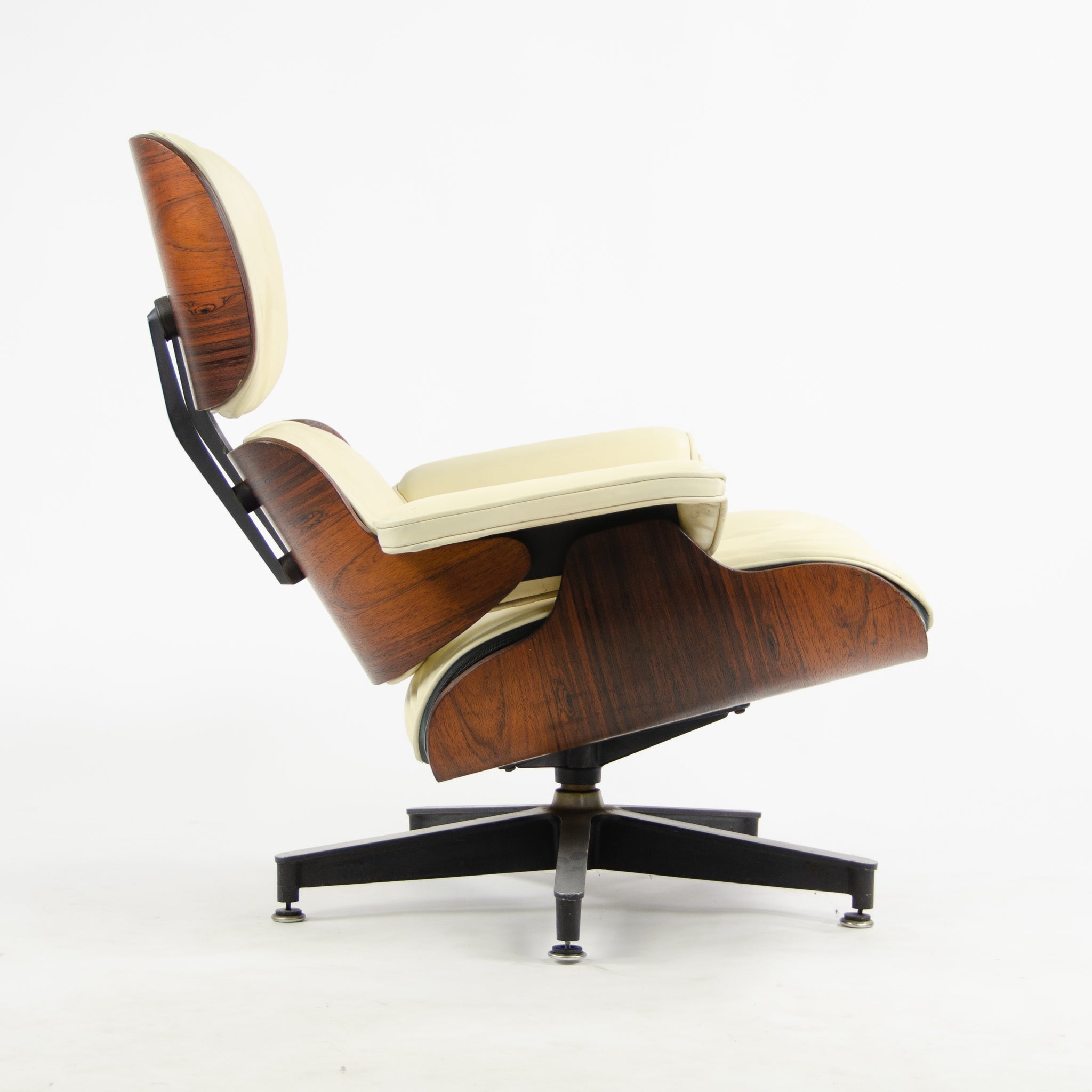 SOLD 1960's Vintage Herman Miller Eames Lounge Chair & Ottoman 670 671