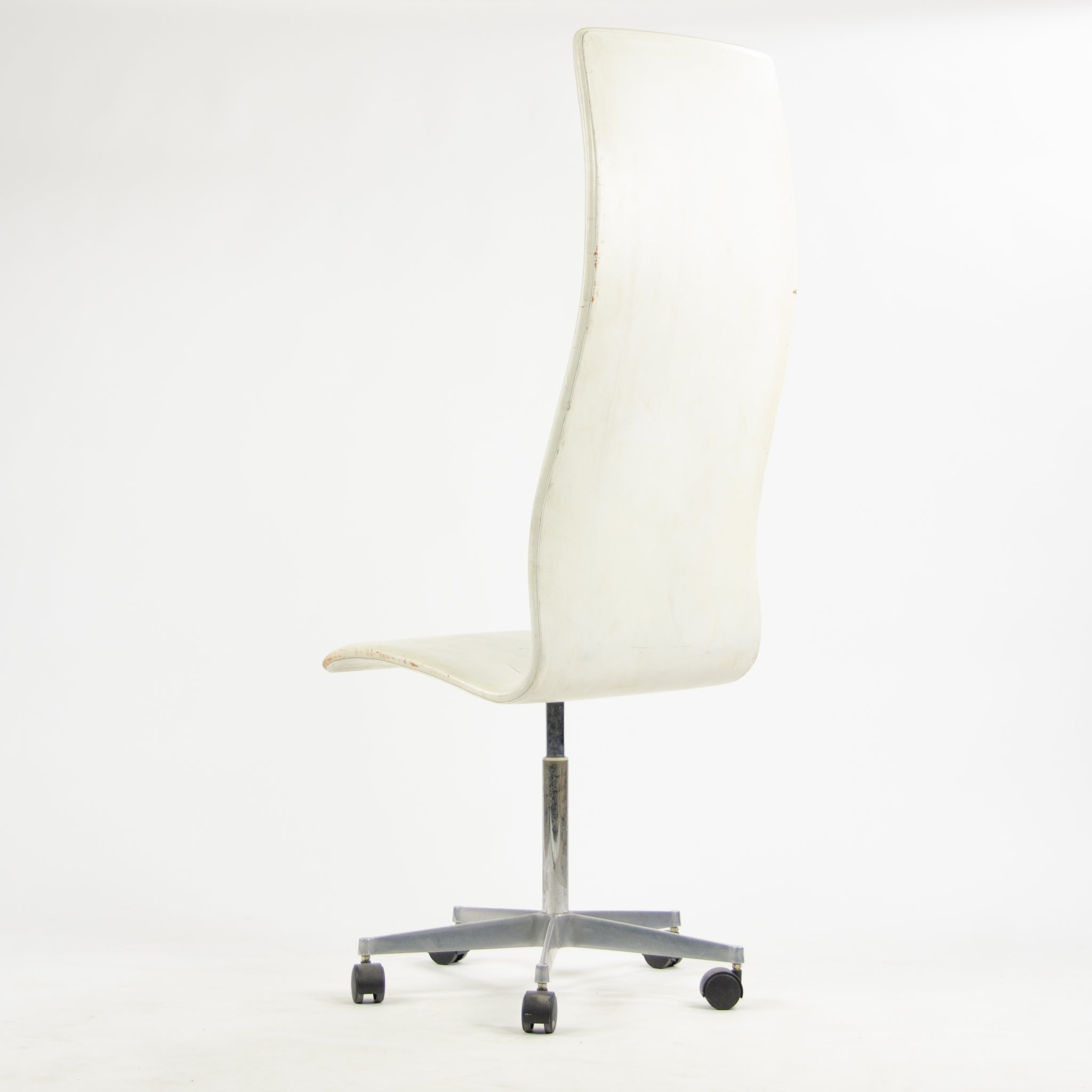 SOLD Fritz Hansen Arne Jacobsen Tall Oxford Rolling Chair White Leather