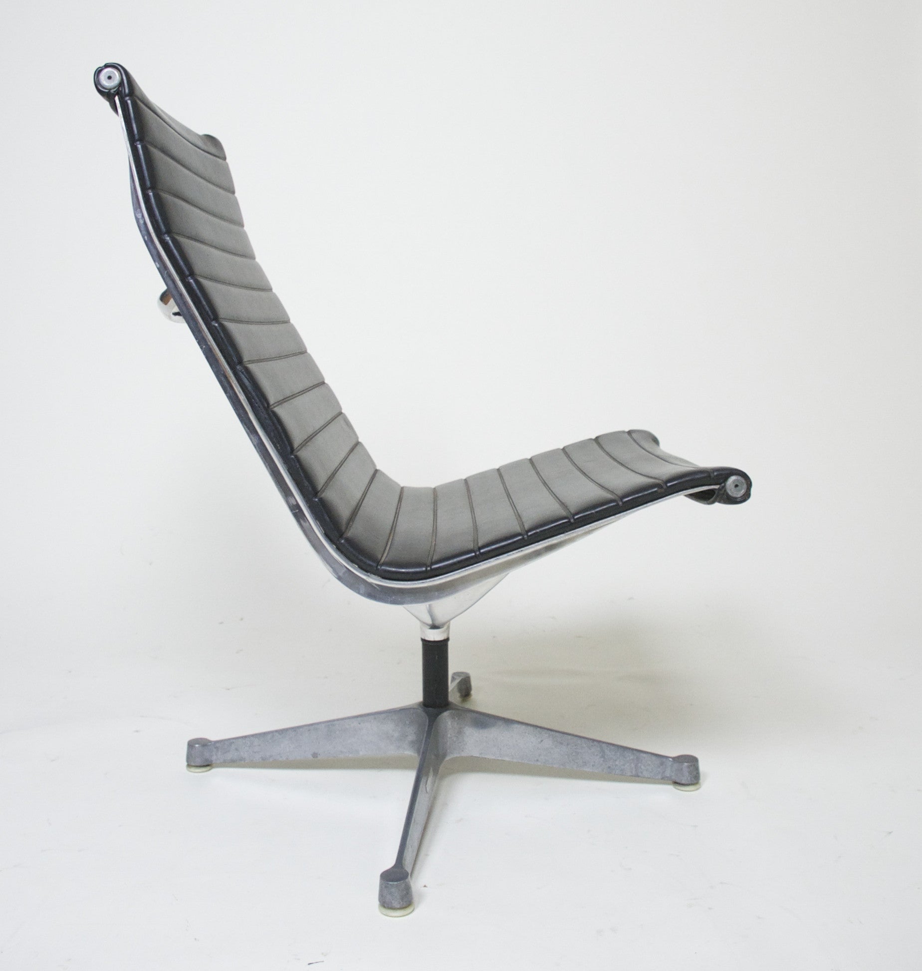 SOLD Eames Herman Miller Aluminum Group Lounge Chair Armless, Quantity 4