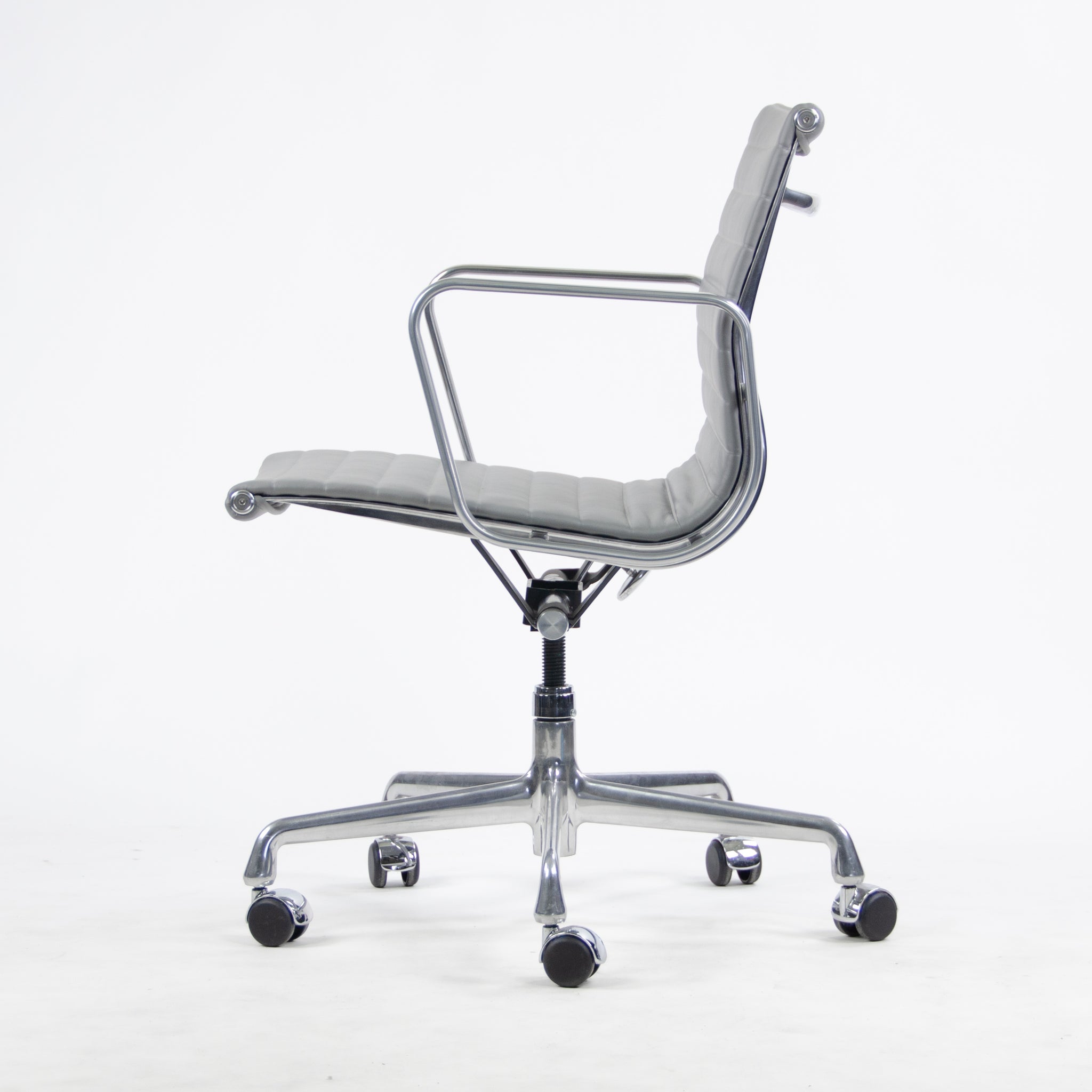 SOLD 2010s Herman Miller Eames Low Back Aluminum Group Executive Chair in Gray Leather