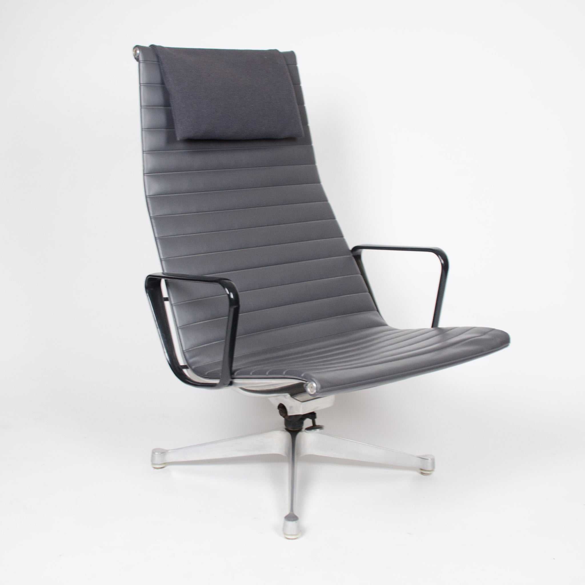 SOLD 1958 PATENT PENDING Eames Herman Miller Aluminum Lounge and Ottoman