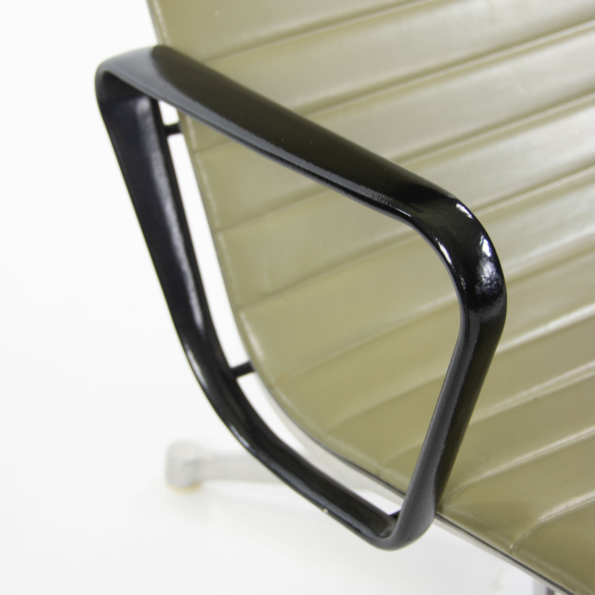 SOLD 1958 Herman Miller Patent Pending Eames Aluminum Group Lounge Chair & Ottoman Green Naugahyde