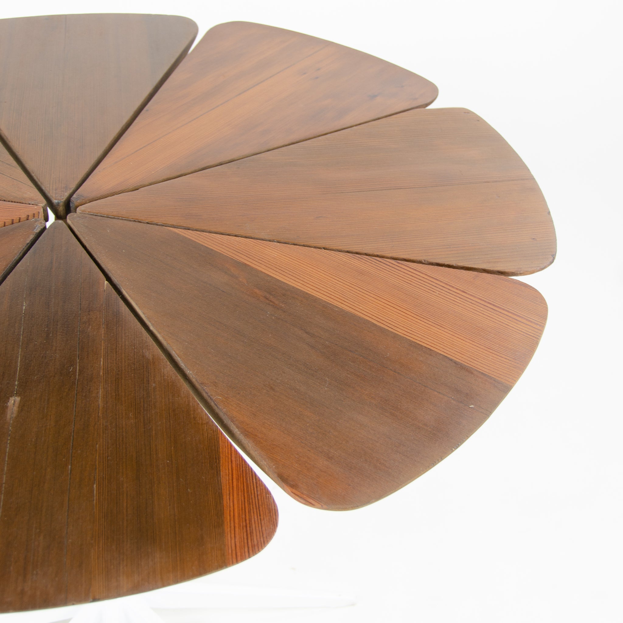 1960s Petal Dining Table by Richard Schultz For Knoll International Vintage Redwood