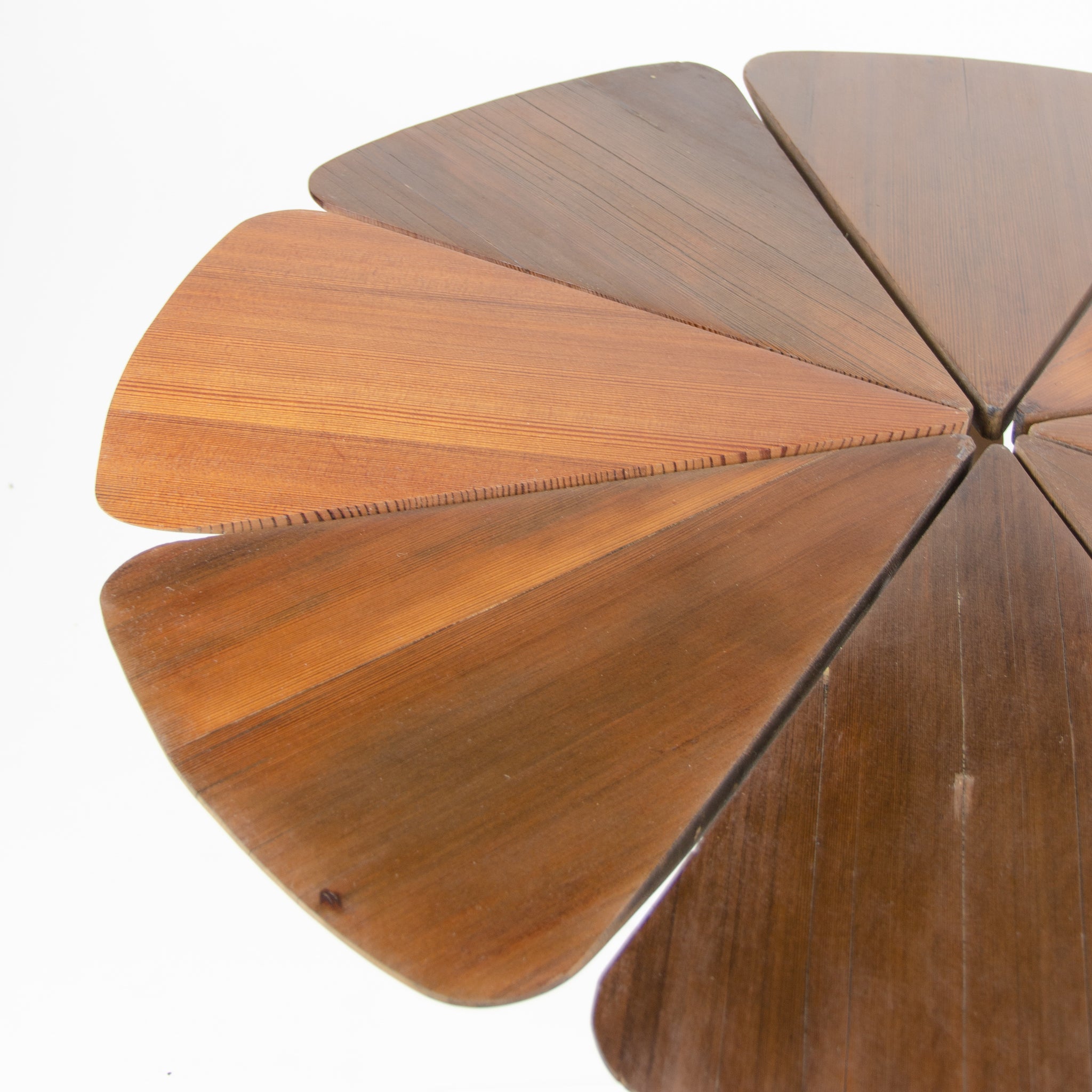 1960s Petal Dining Table by Richard Schultz For Knoll International Vintage Redwood