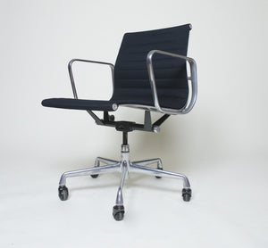 SOLD Herman Miller Eames Aluminum Group Executive Chair in Black, 4 Available, Mint