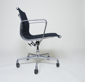 SOLD Herman Miller Eames Aluminum Group Executive Chair in Black, 4 Available, Mint