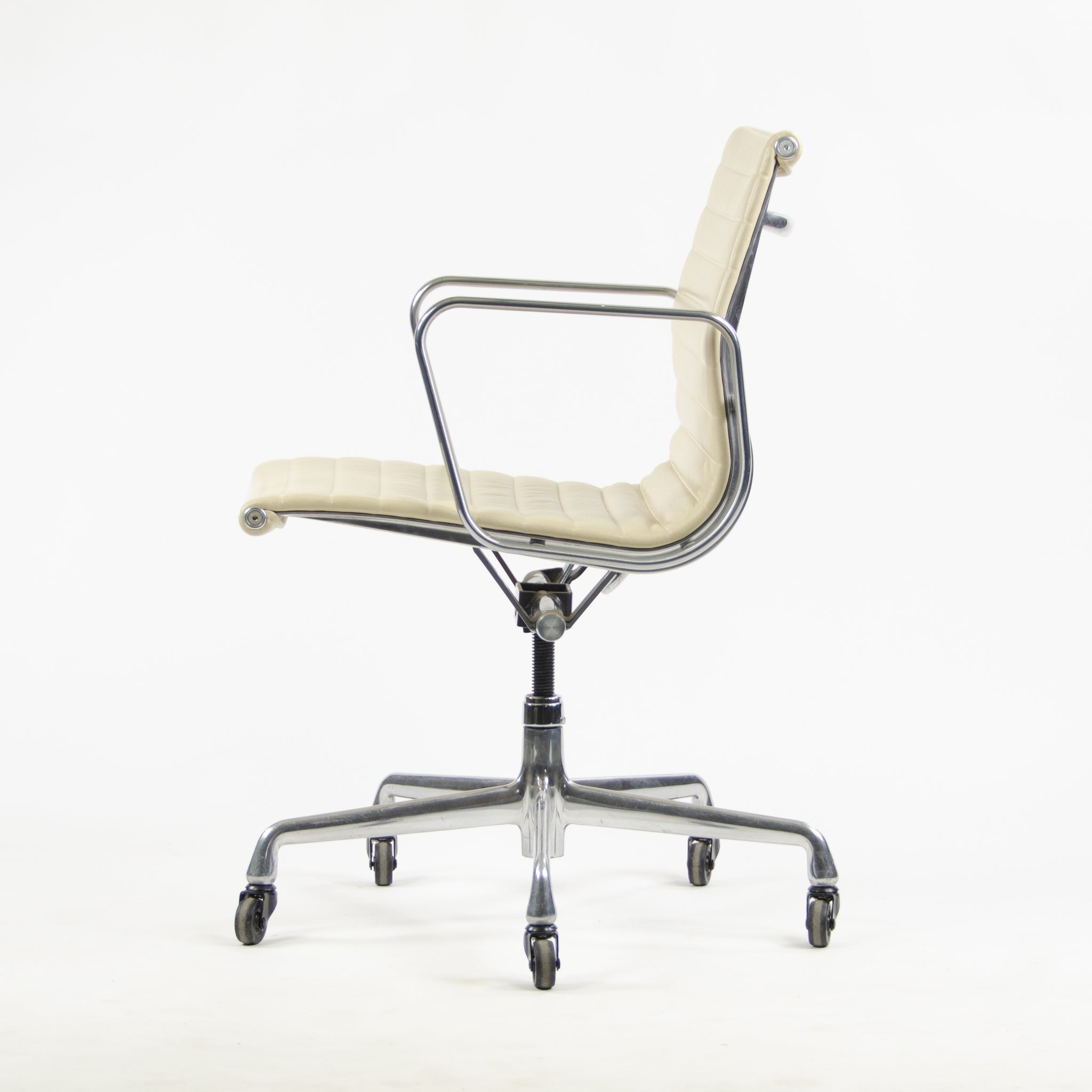 SOLD Herman Miller Eames Aluminum Group Executive Chairs Ivory Leather 2009