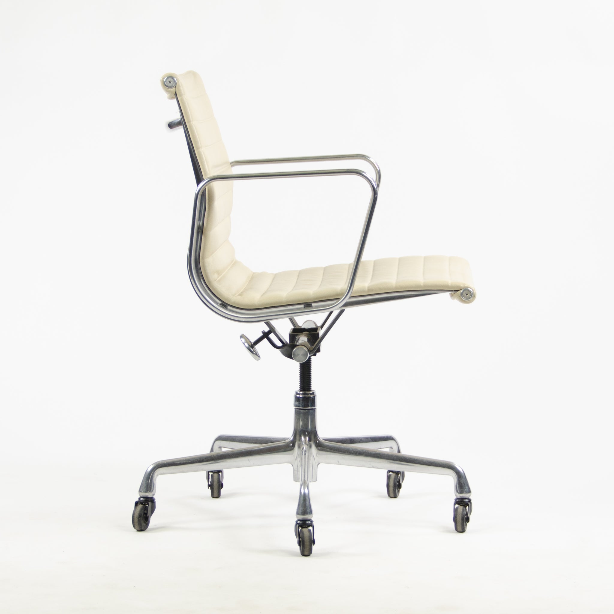 SOLD Herman Miller Eames Aluminum Group Executive Chairs Ivory Leather 2009