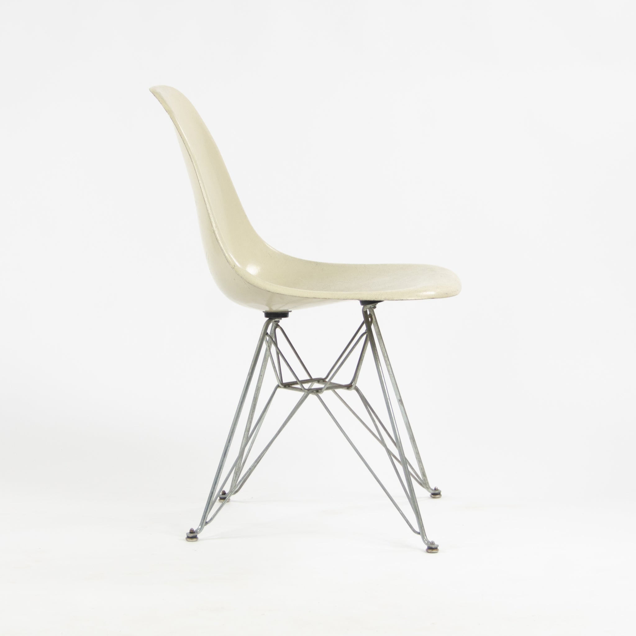 Eiffel Chair by Charles & Ray Eames for Herman Miller, 1958 for sale at  Pamono
