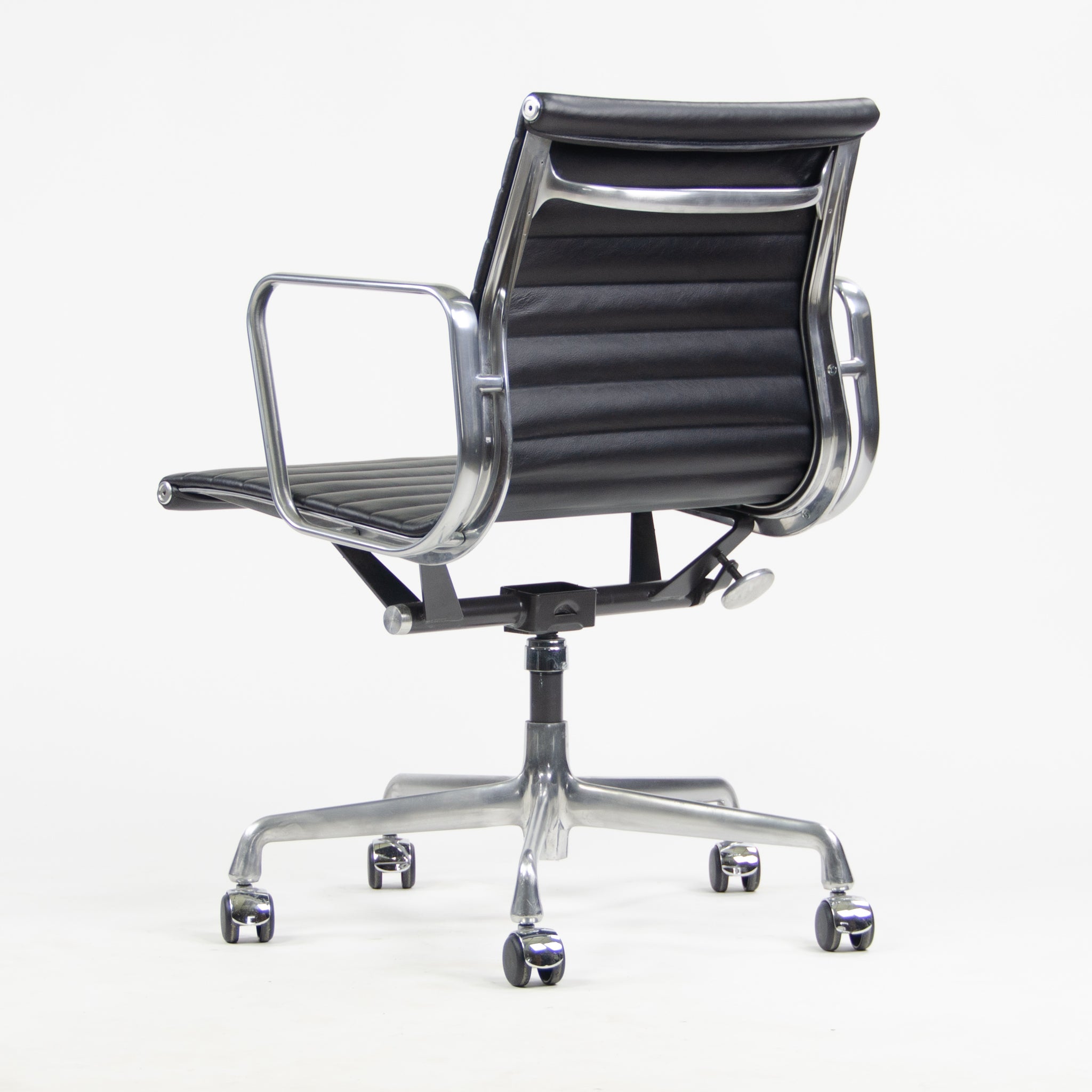 SOLD Eames Herman Miller Low Aluminum Group Management Desk Chair Black Leather