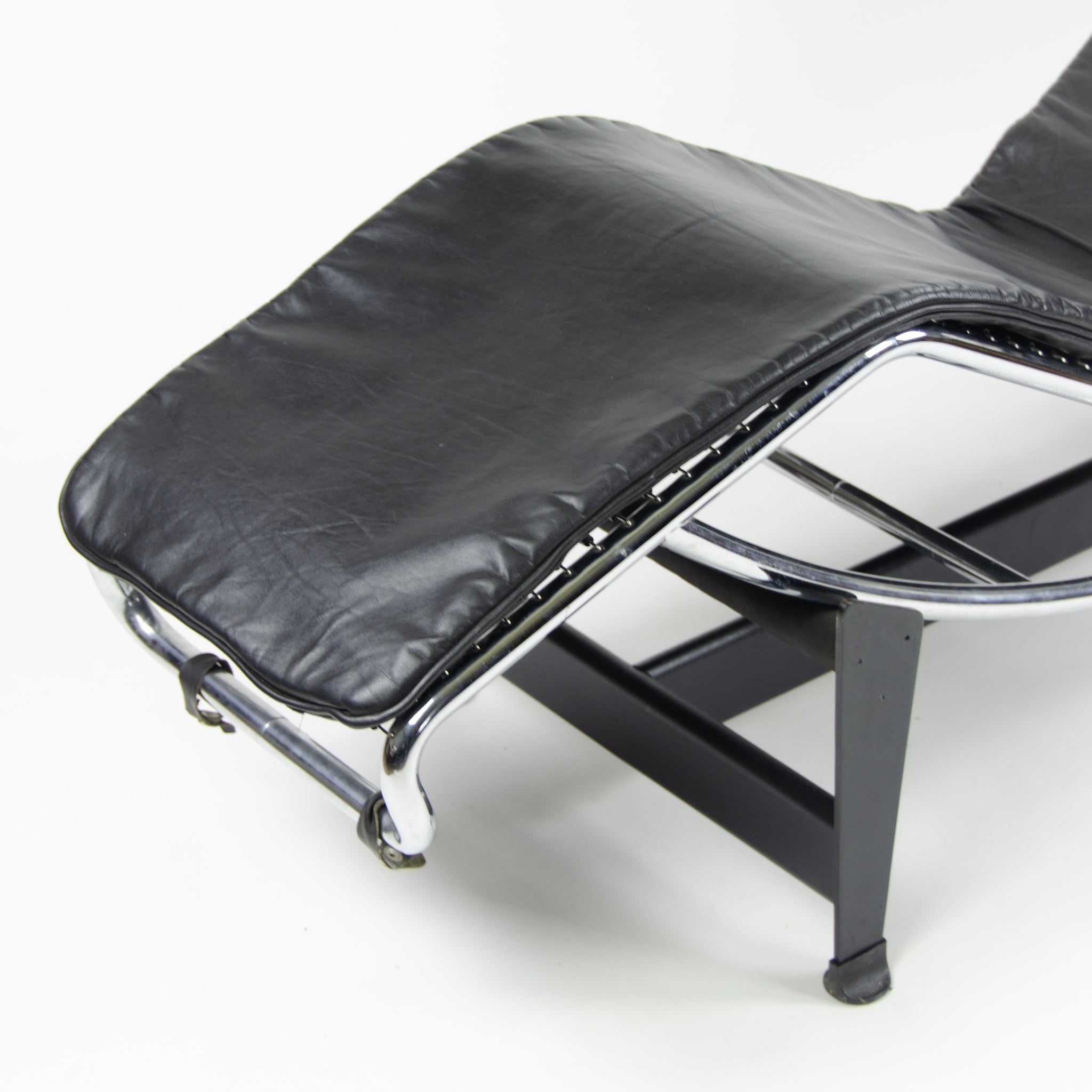 SOLD Le Corbusier Cassina LC4 Chaise Lounge Chair Black Leather Vintage Original Piece