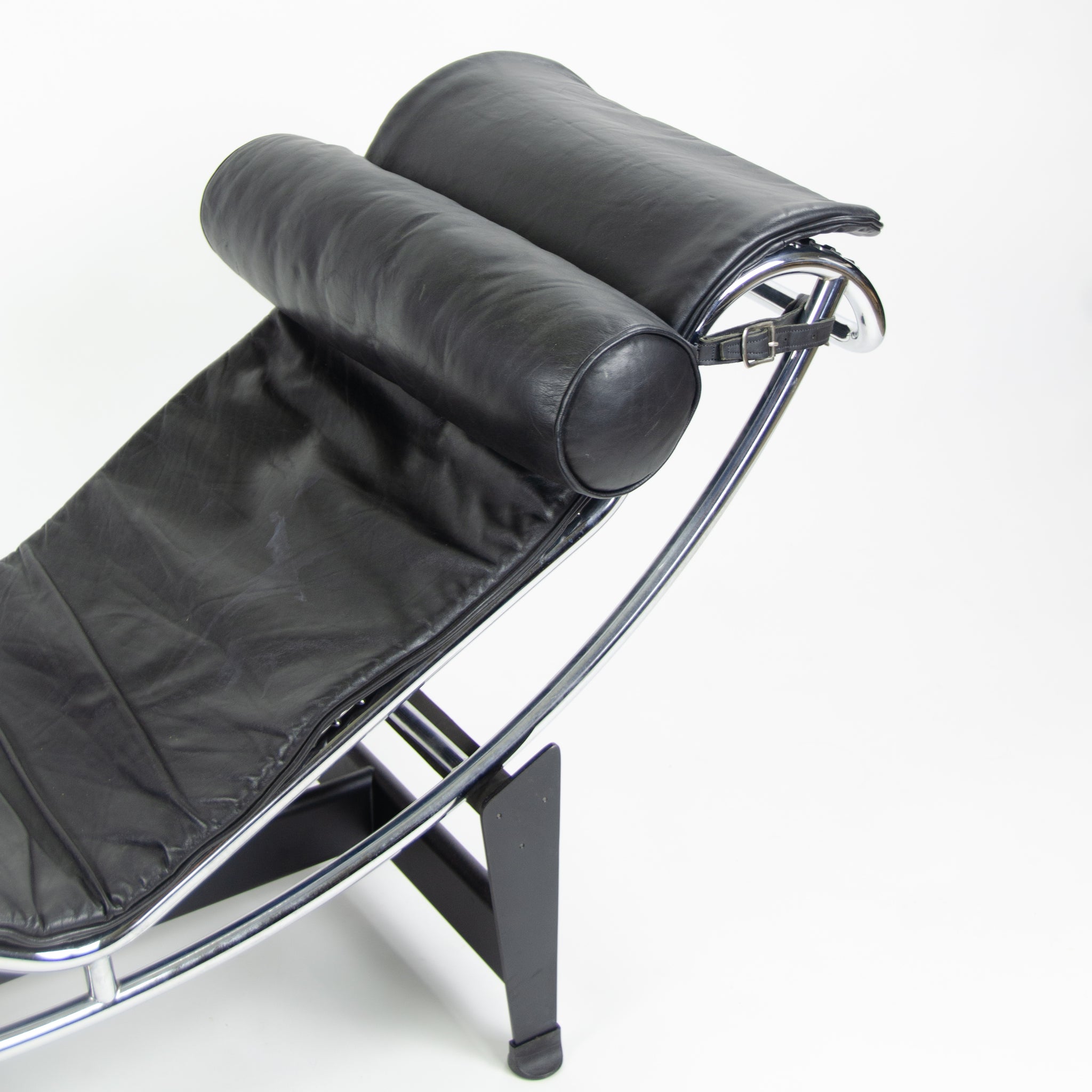 SOLD Le Corbusier Cassina LC4 Chaise Lounge Chair Black Leather Vintage Original Piece