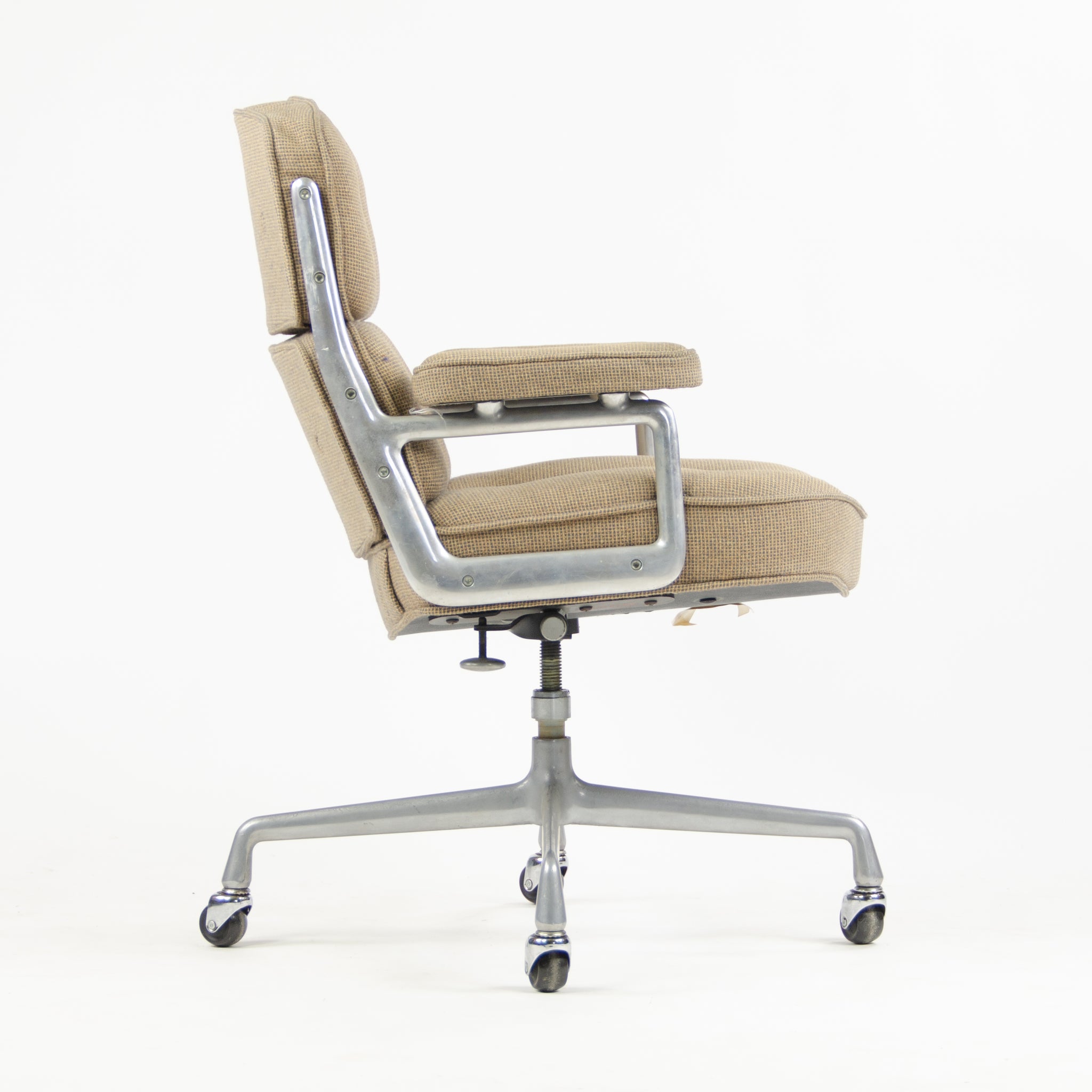 SOLD 1979 Vintage Fabric Eames Herman Miller Time Life Aluminum Group Desk Chair