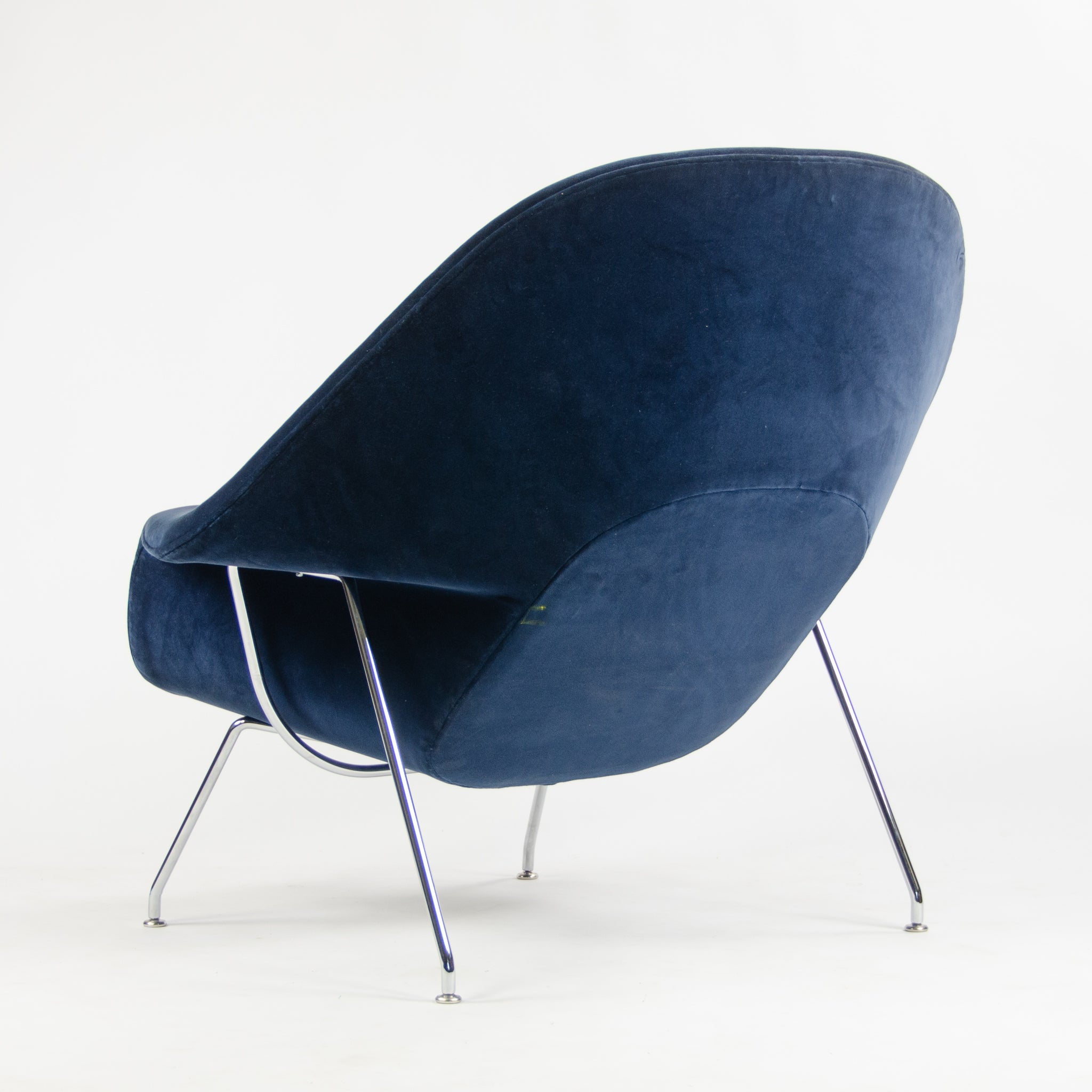 SOLD 2018 Eero Saarinen Womb Chair Knoll Studio Full-Size Dark Blue Mohair Velvet