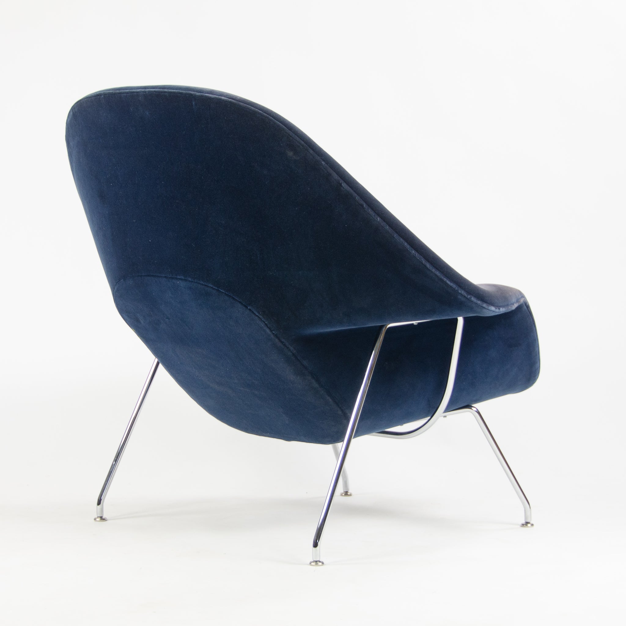 SOLD 2018 Eero Saarinen Womb Chair Knoll Studio Full-Size Dark Blue Mohair Velvet