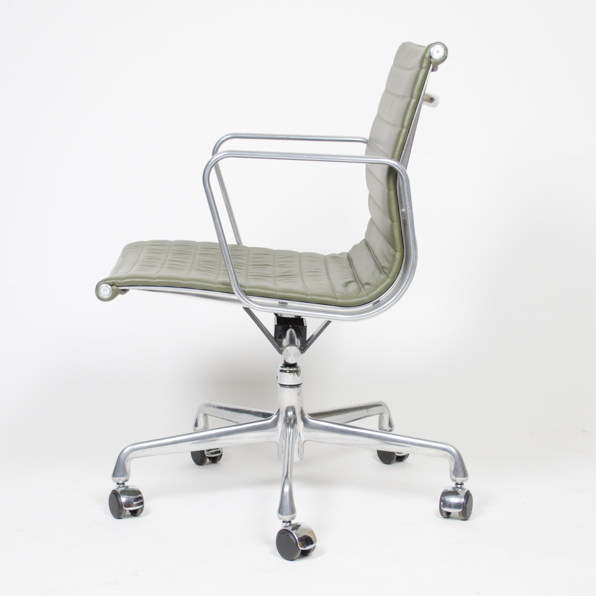 SOLD 2009 Green Leather Eames Herman Miller Low Aluminum Group Executive Desk Chair