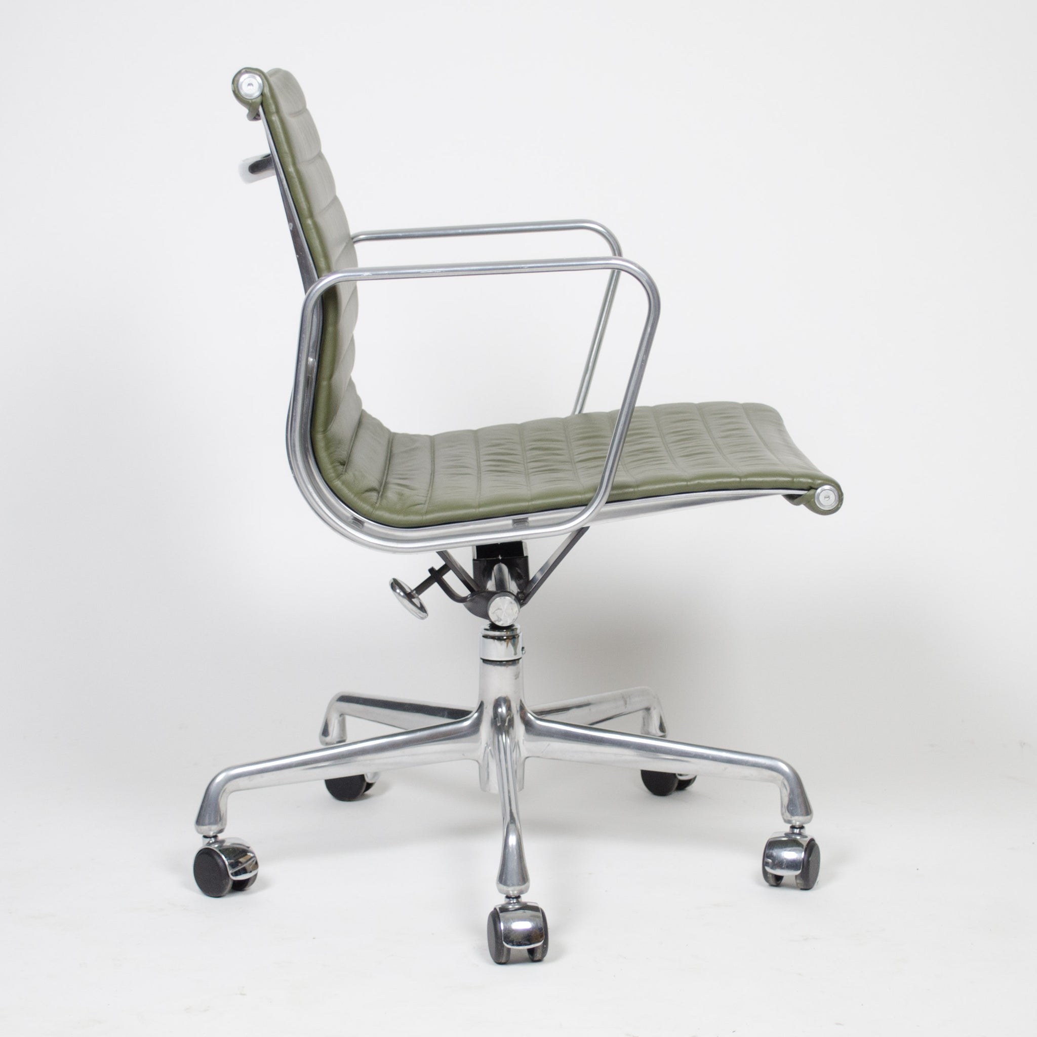 SOLD 2009 Green Leather Eames Herman Miller Low Aluminum Group Executive Desk Chair