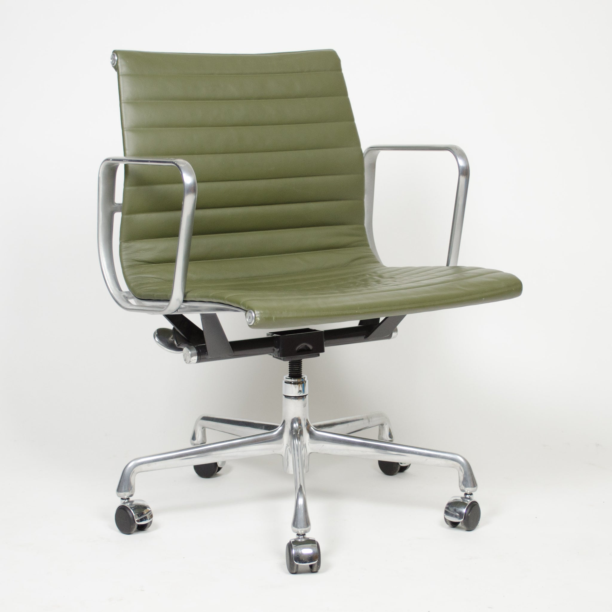 SOLD 2009 Green Leather Eames Herman Miller Low Aluminum Group Executive Desk Chair