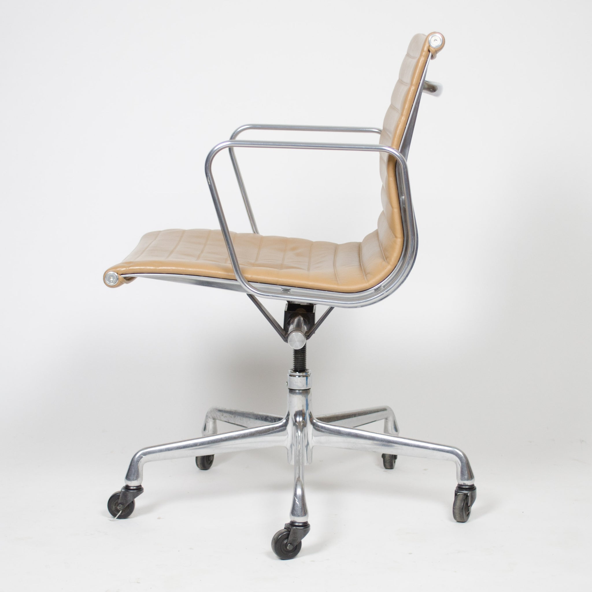 SOLD 2000's Tan Eames Herman Miller Low Aluminum Group Desk Chairs 9 Available