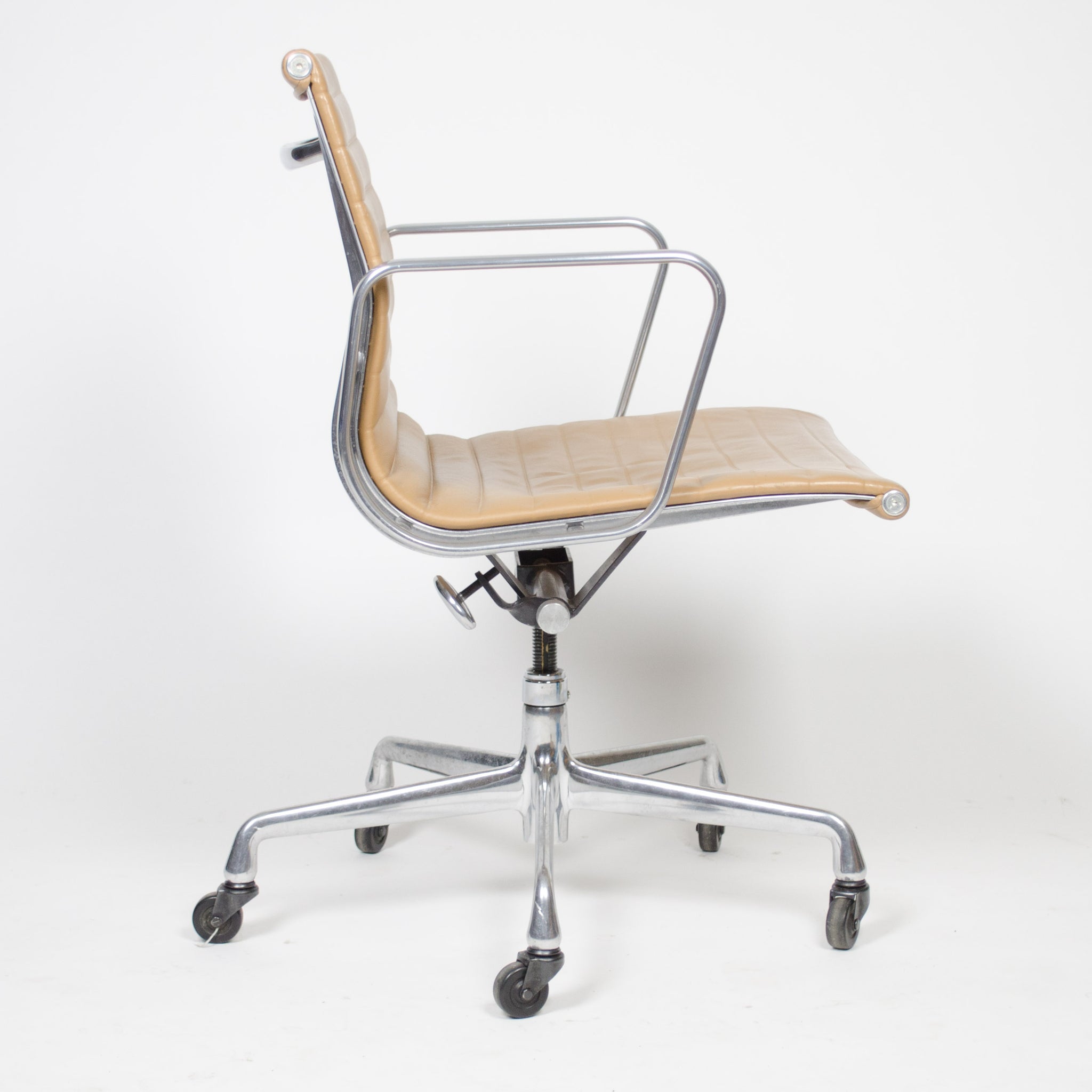 SOLD 2000's Tan Eames Herman Miller Low Aluminum Group Desk Chairs 9 Available