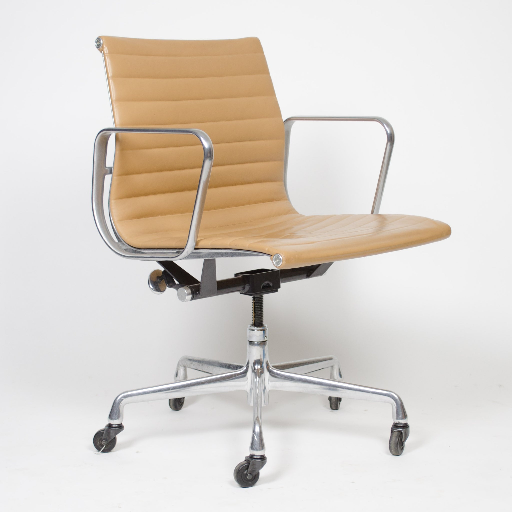 SOLD 2000's Tan Eames Herman Miller Low Aluminum Group Desk Chairs 9 Available