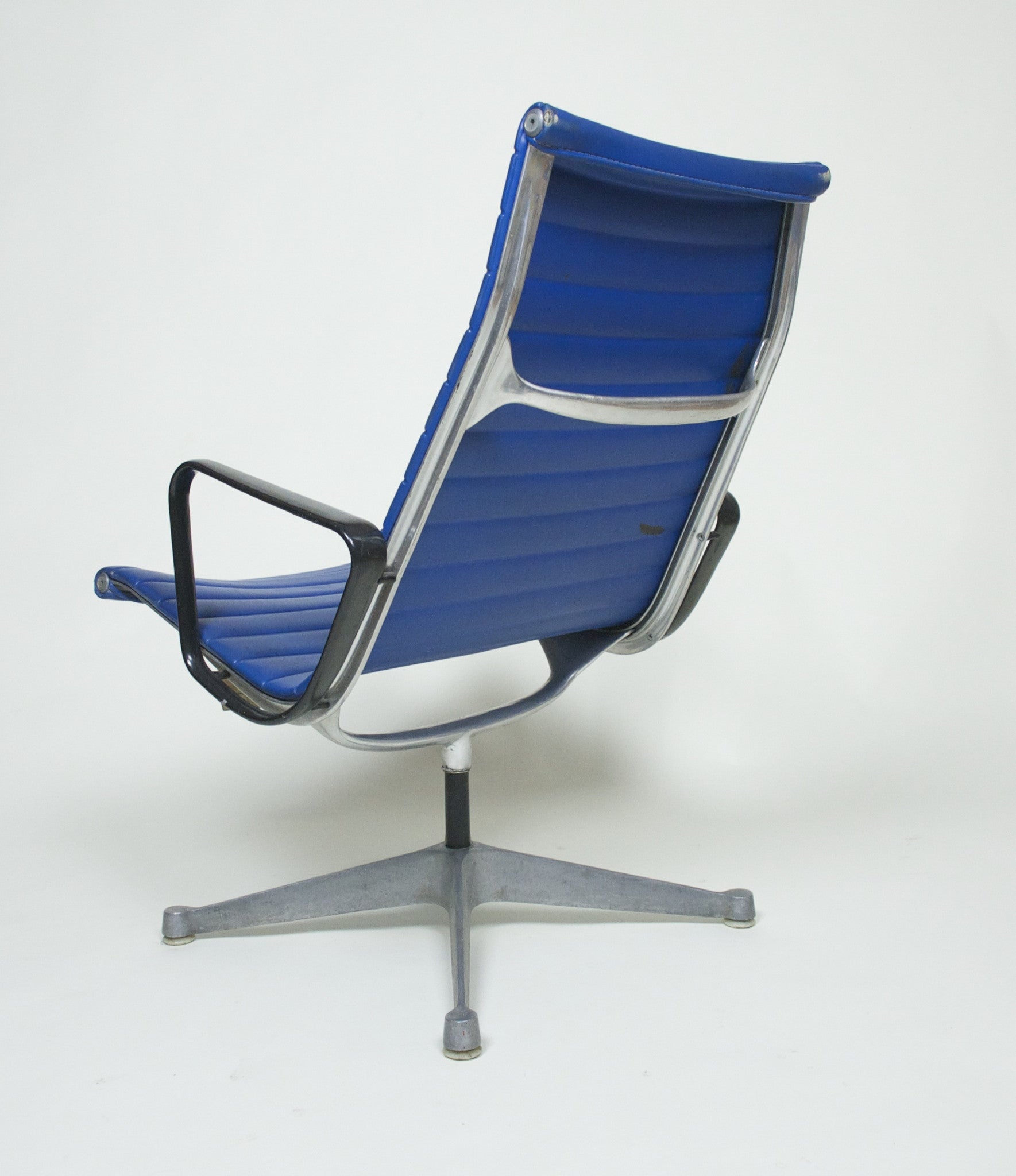 SOLD Eames Herman Miller Aluminum Group Lounge Chair, Near Mint and Blue