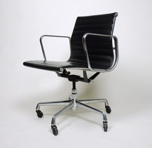 SOLD Eames Herman Miller Aluminum Group Executive Chair Black Leather 4 Available