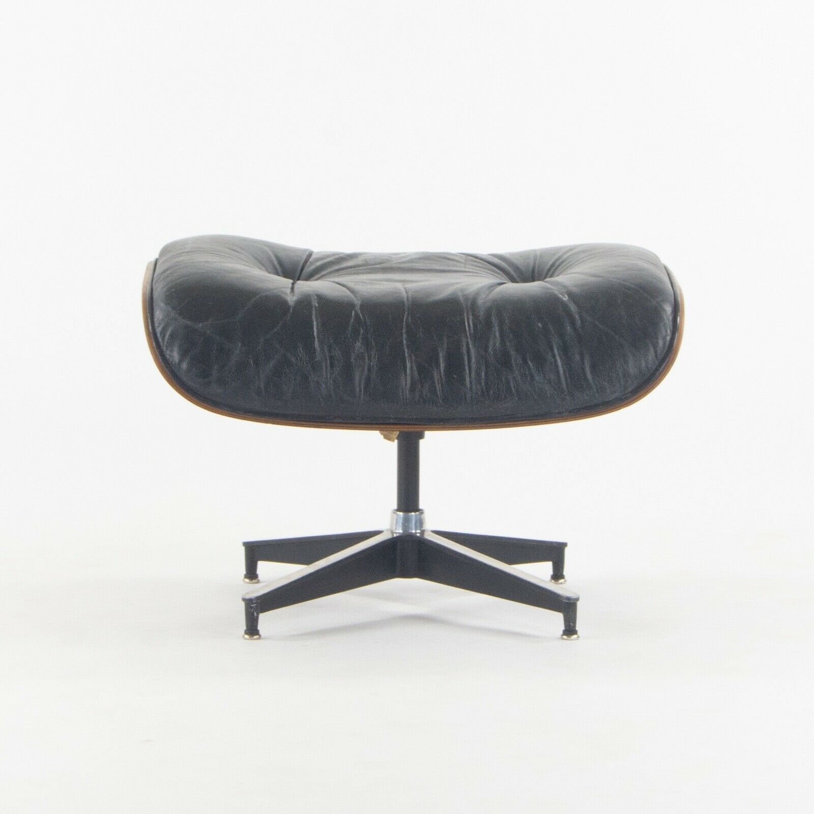 SOLD 1970s Herman Miller Eames Lounge Chair and Ottoman 670 671 Rosewood Leather
